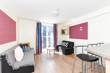 1 bed flat, Lady Lawson Street, Tollcross, Edinburgh, EH39DH - Image 3